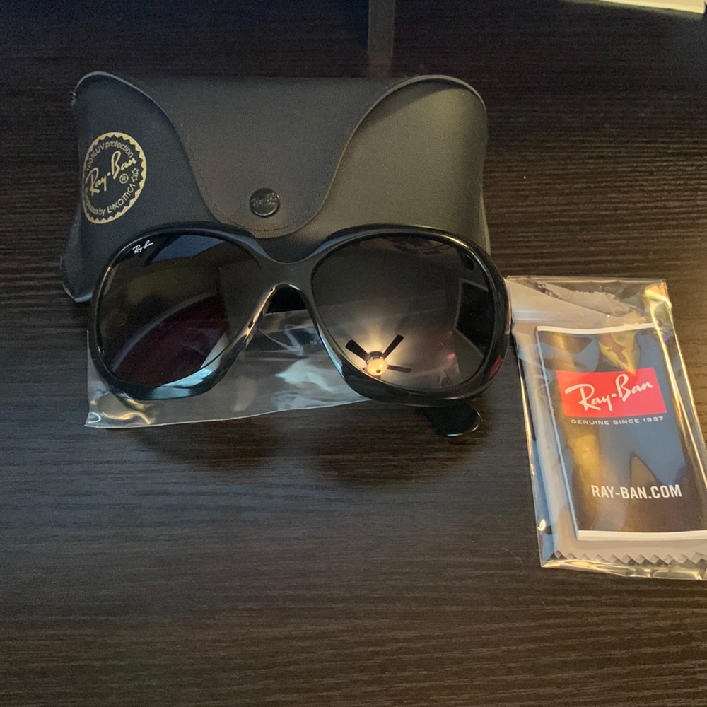 Brand new Ray-Ban Jackie Ohh sunglasses